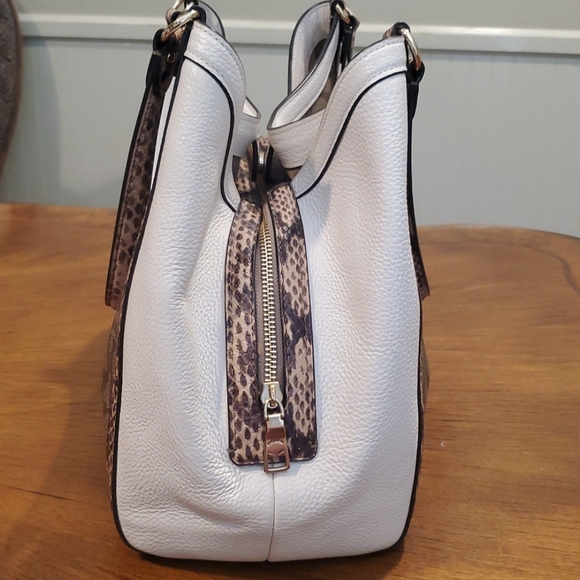 Coach Signature Beige and White Shoulder Bag - Picture 7 of 12